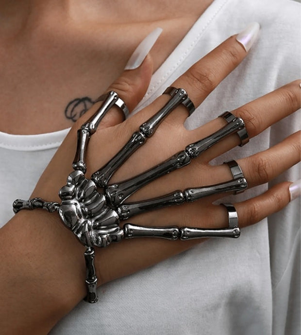 3D Gun Metal Skeleton Bracelet with 5 Black Stone Full Finger Knuckle Rings