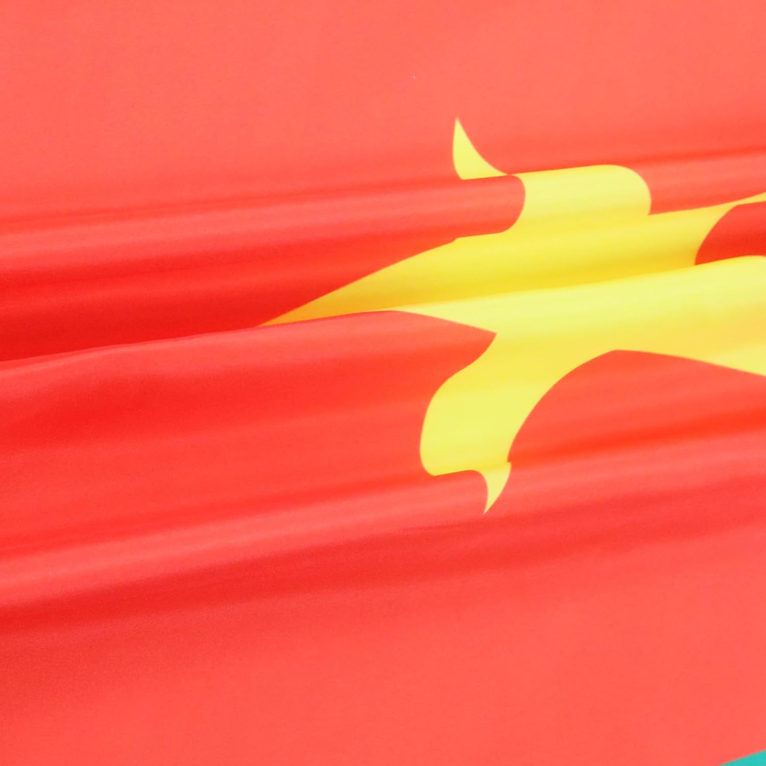 Cameroon Flag 5 x 3 Feet With Eyelets