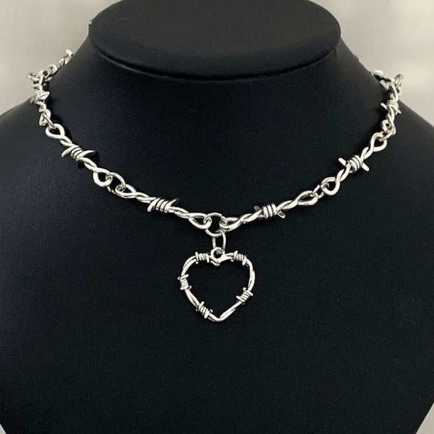 Metal Barbwire Heart Design Choker Necklace