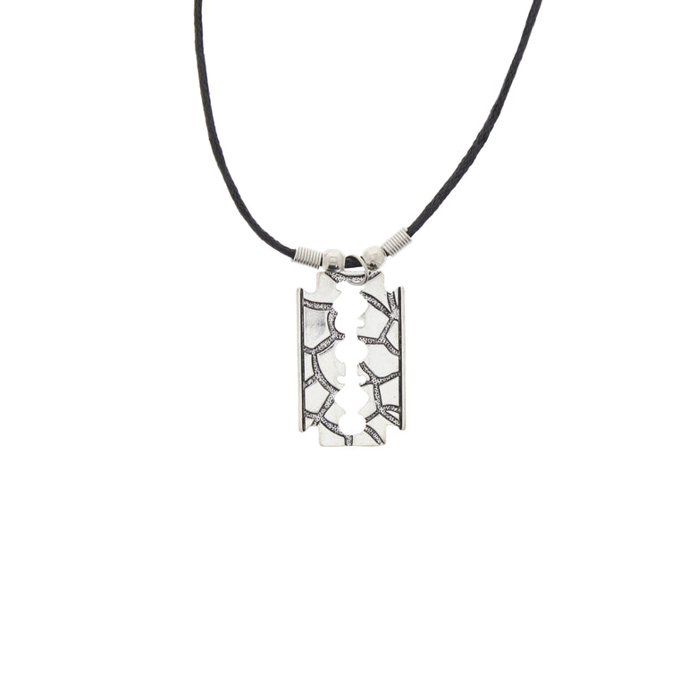 19cm Cracked Blade Pendant Necklace (Pendant: 4cm)