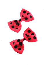 Neon Polka Dot Bows (Dimensions of bow: L: 10cm x H: 6cm - Dimensions of crocodile clip : 4.5cm - 50s fashion - Retro Look with a pop of colour)