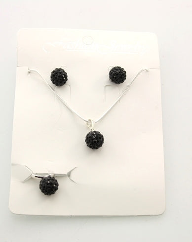 3 / Black